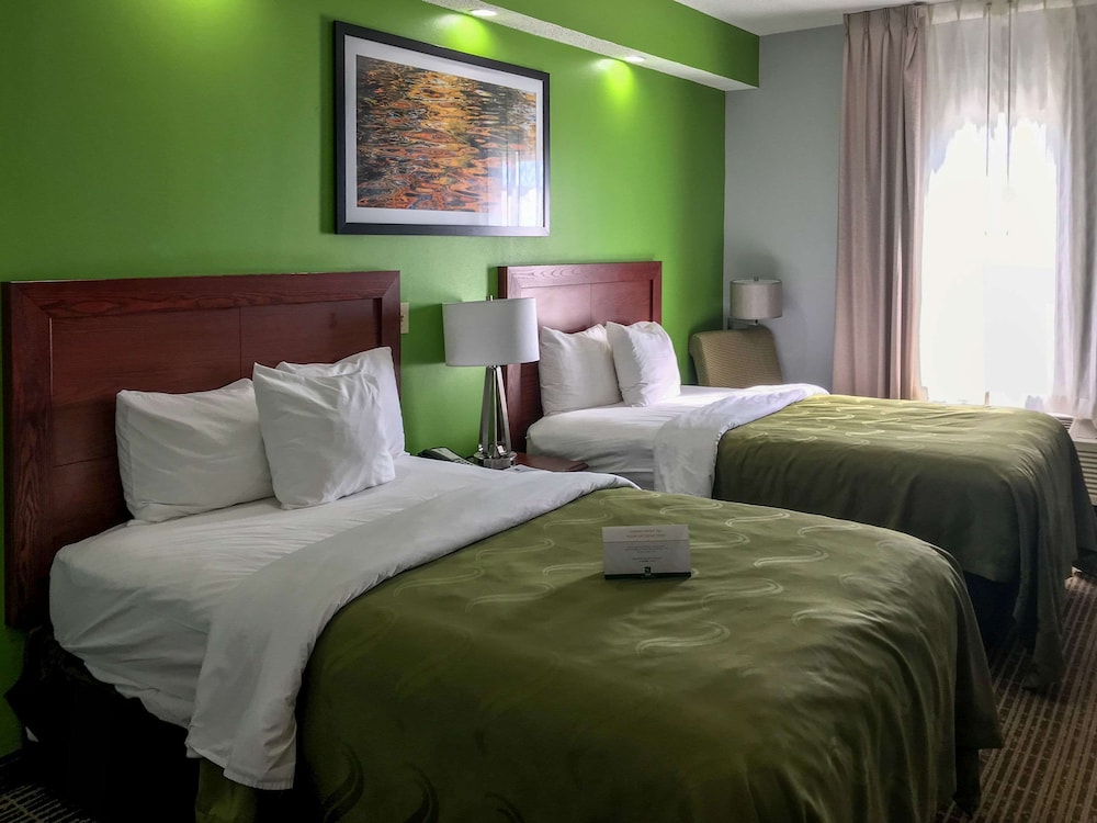 Quality Inn Richmond, KY 15/40