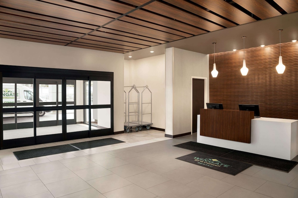 Courtyard by Marriott Seattle SeaTac Airport 7/49