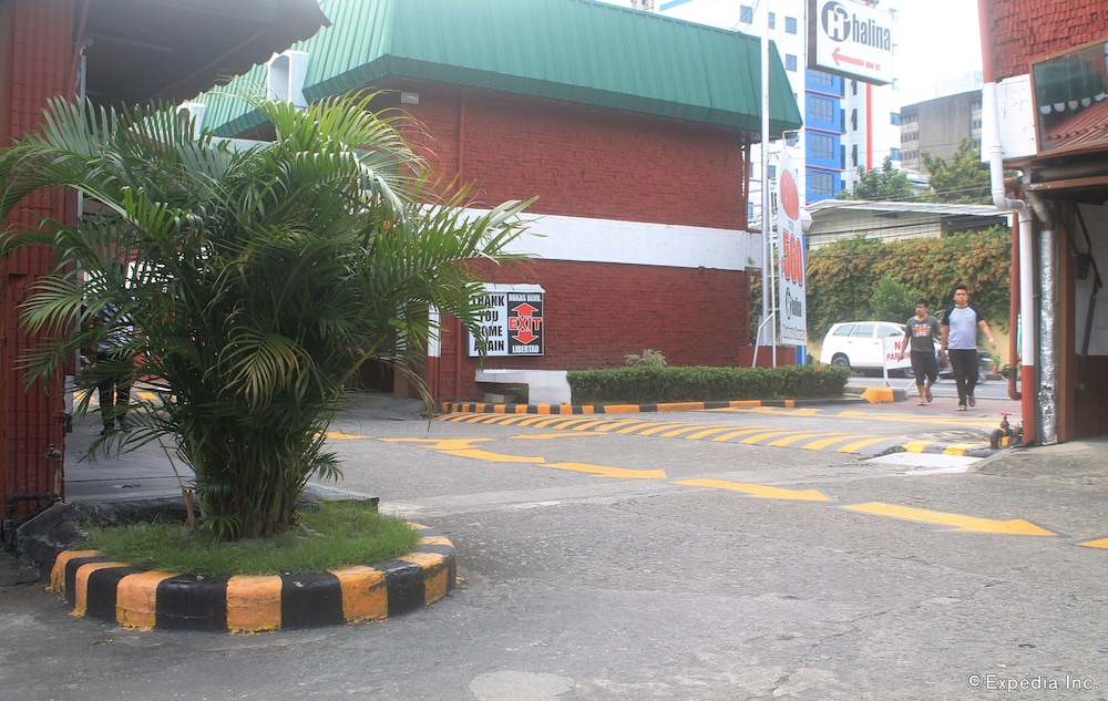 Halina Drive Inn Hotel - Pasay 14/16