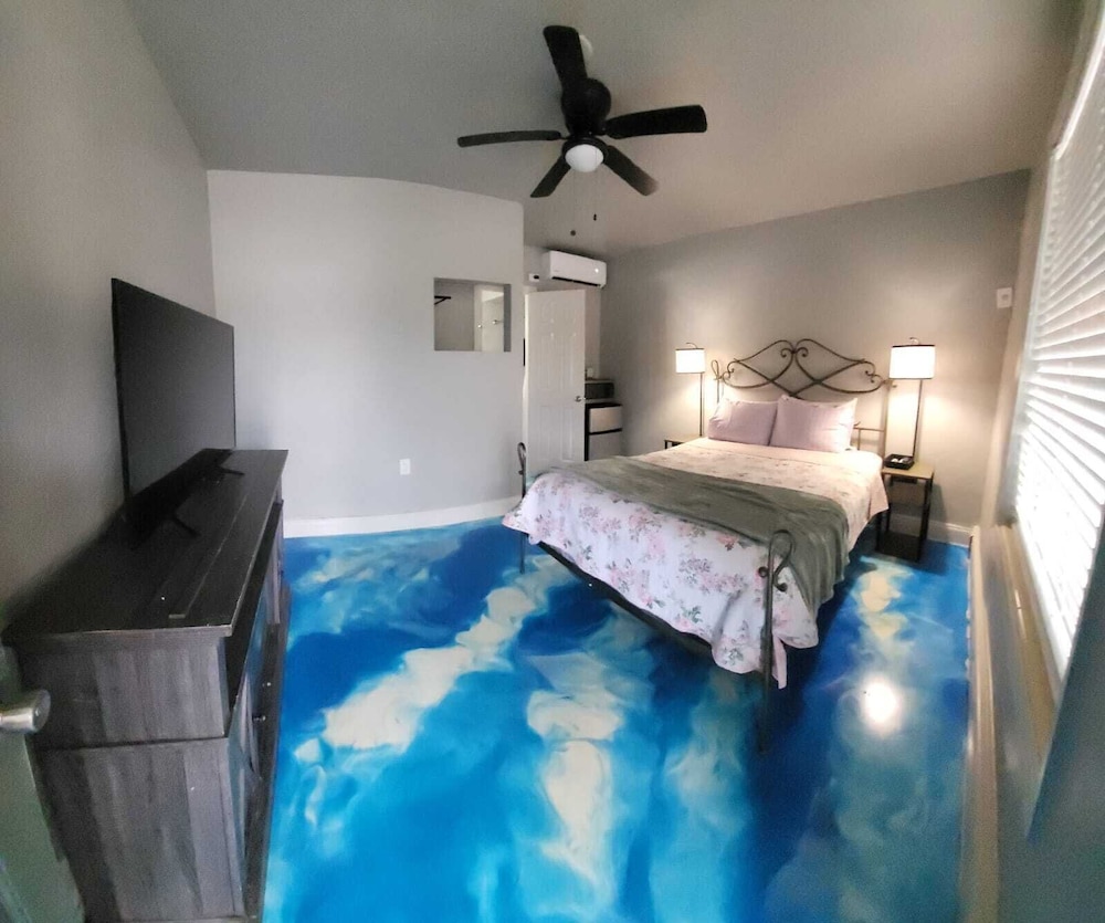 Shamrock Cove Inn 22/50