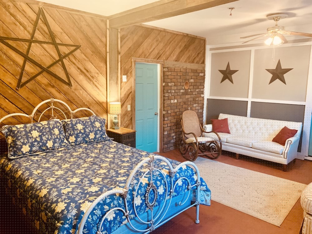 Good Place Farms Bed and Breakfast 8/71