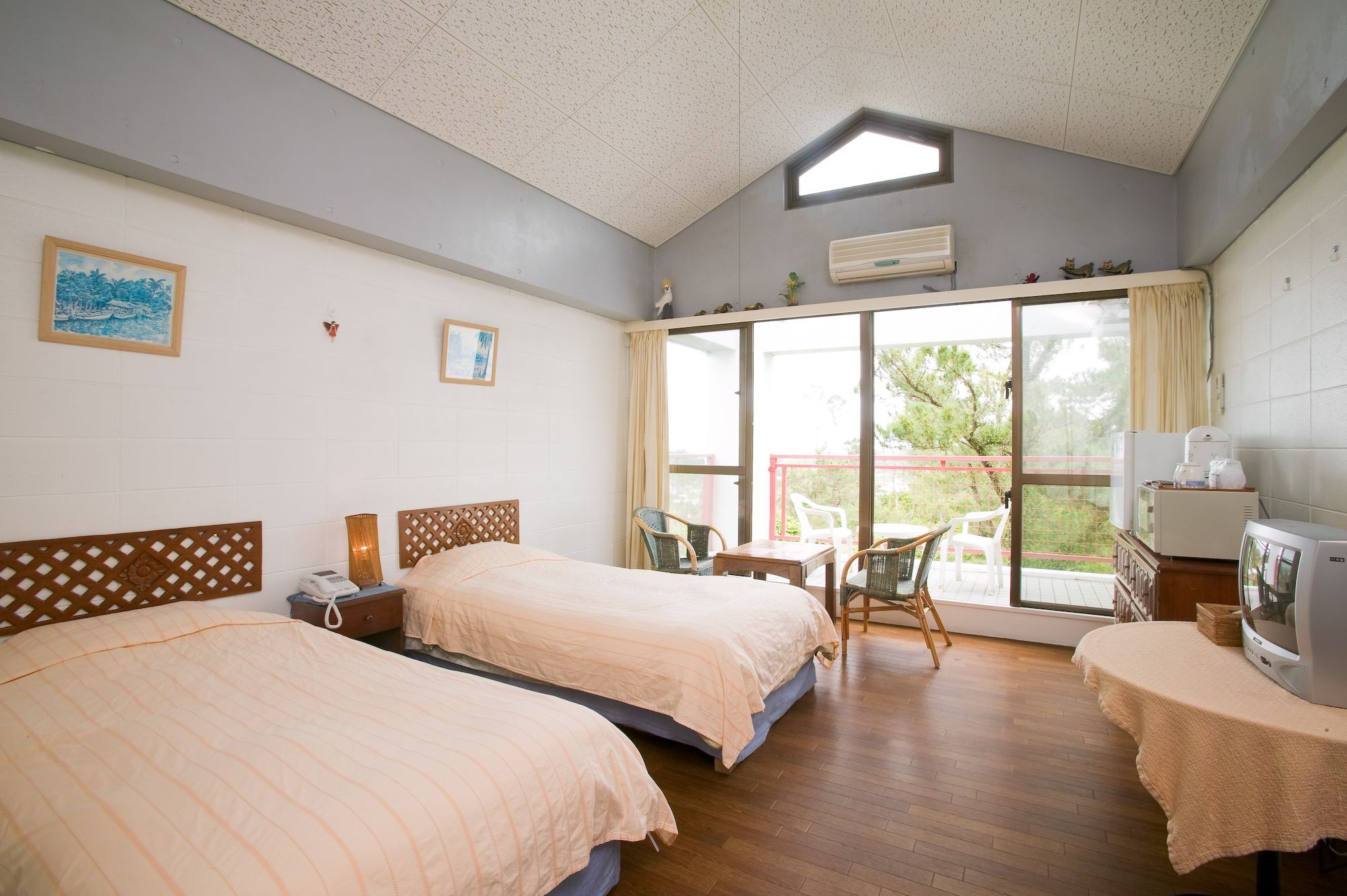 STANDARD, TWIN BEDS, OCEAN VIEW