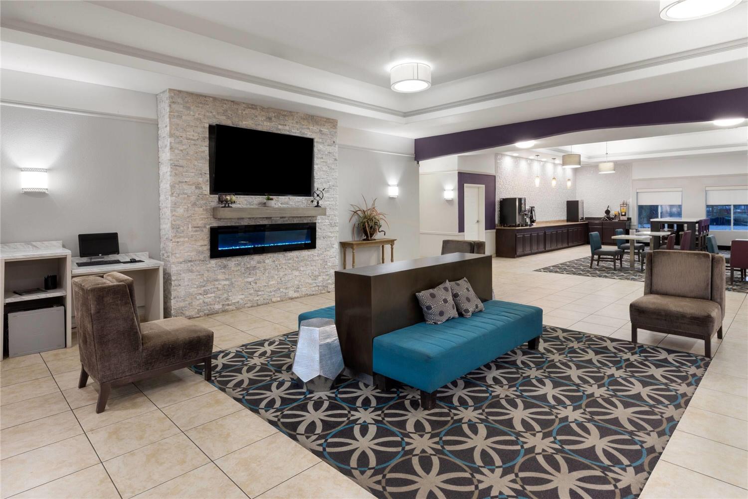 La Quinta Inn and Suites by Wyndham Brownwood 23/37