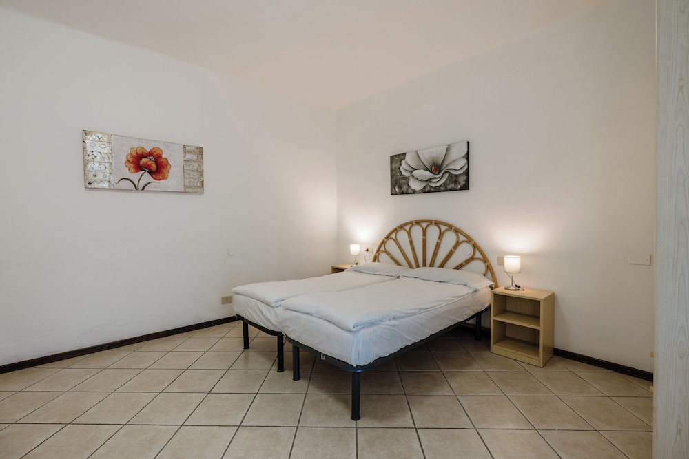 2 BEDROOMS, APARTMENT