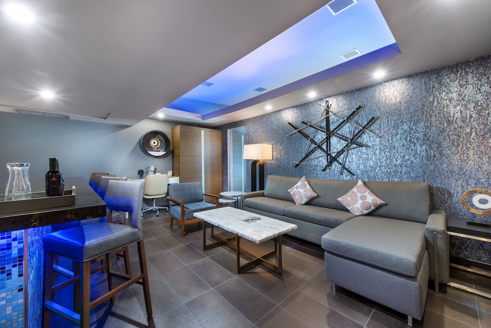 Shade Hotel Manhattan Beach 32/50