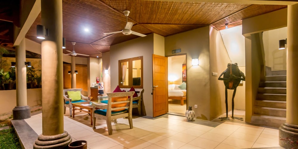 Gajah Biru Bungalows 25/50