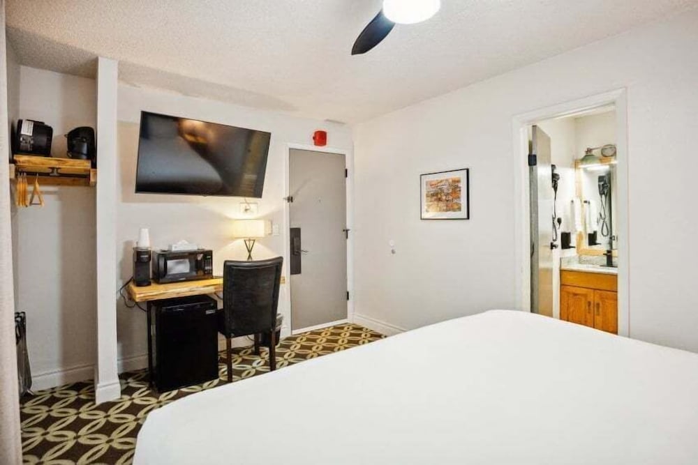 Anchorage Downtown Hotel 16/34