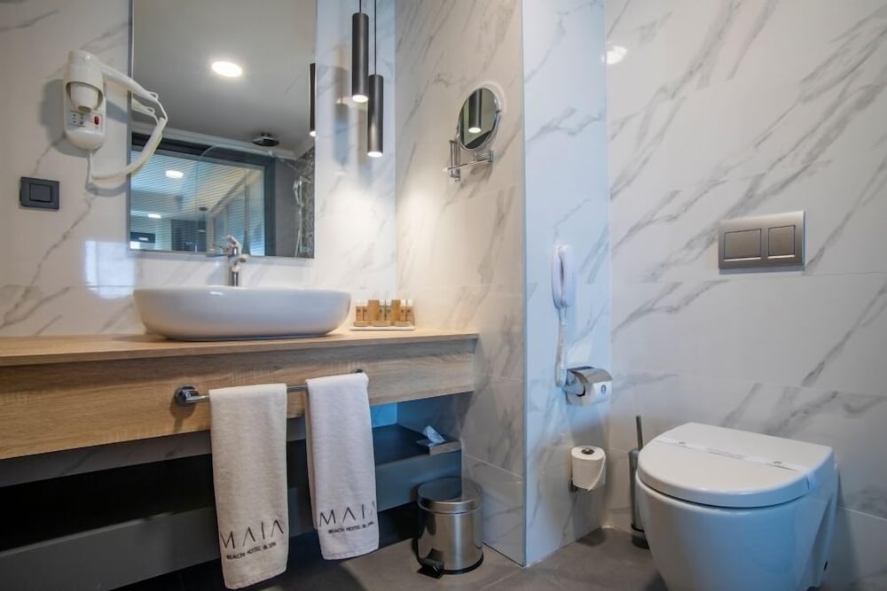 MAIA Luxury Beach Hotel & Spa 48/50