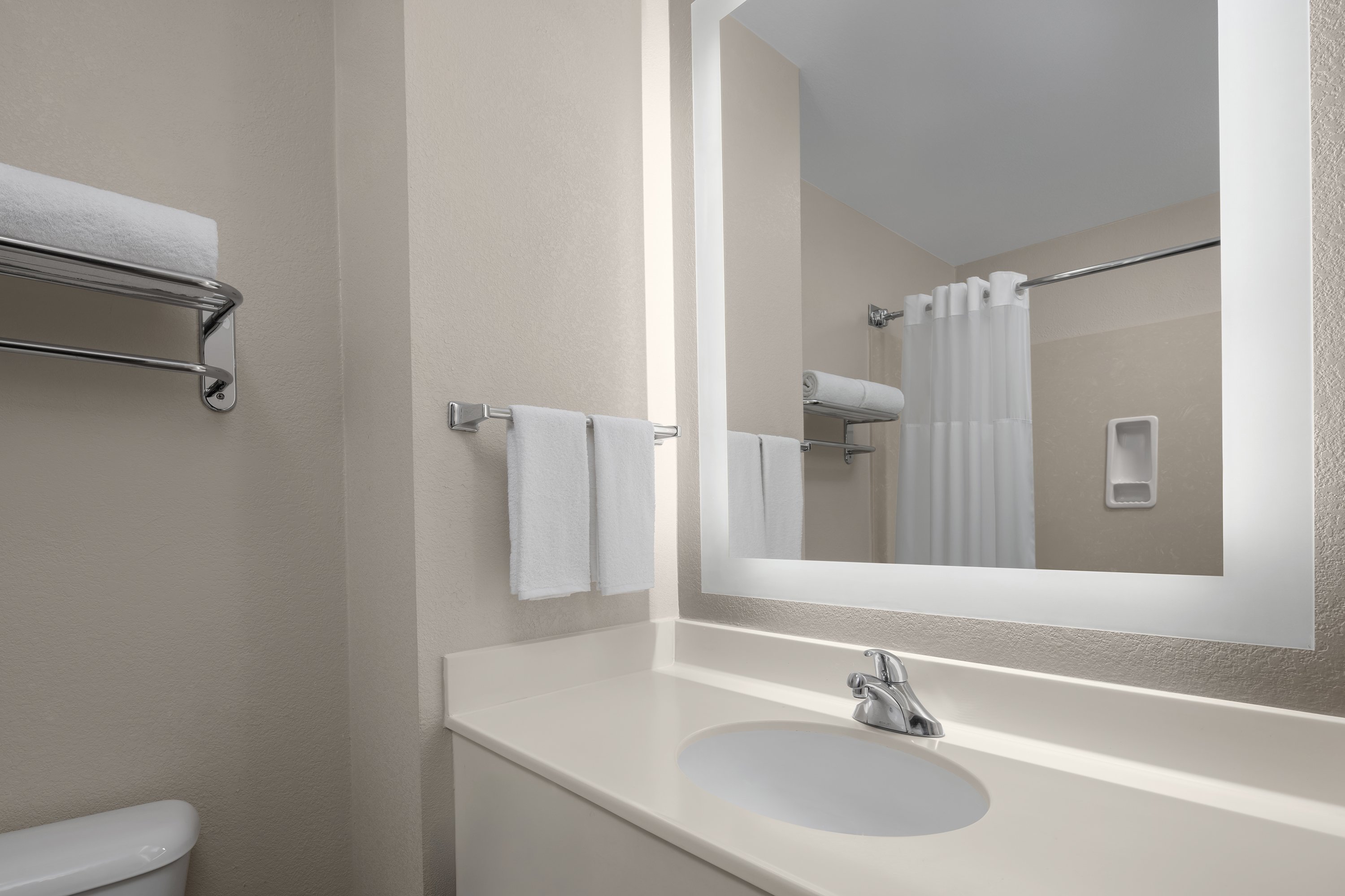 Larkspur Landing Sunnyvale - An All-Suite Hotel 44/48