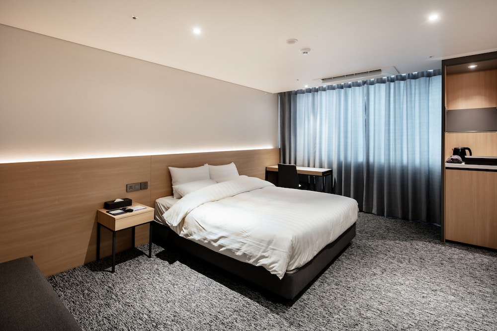 Icheon J Hotel 14/26