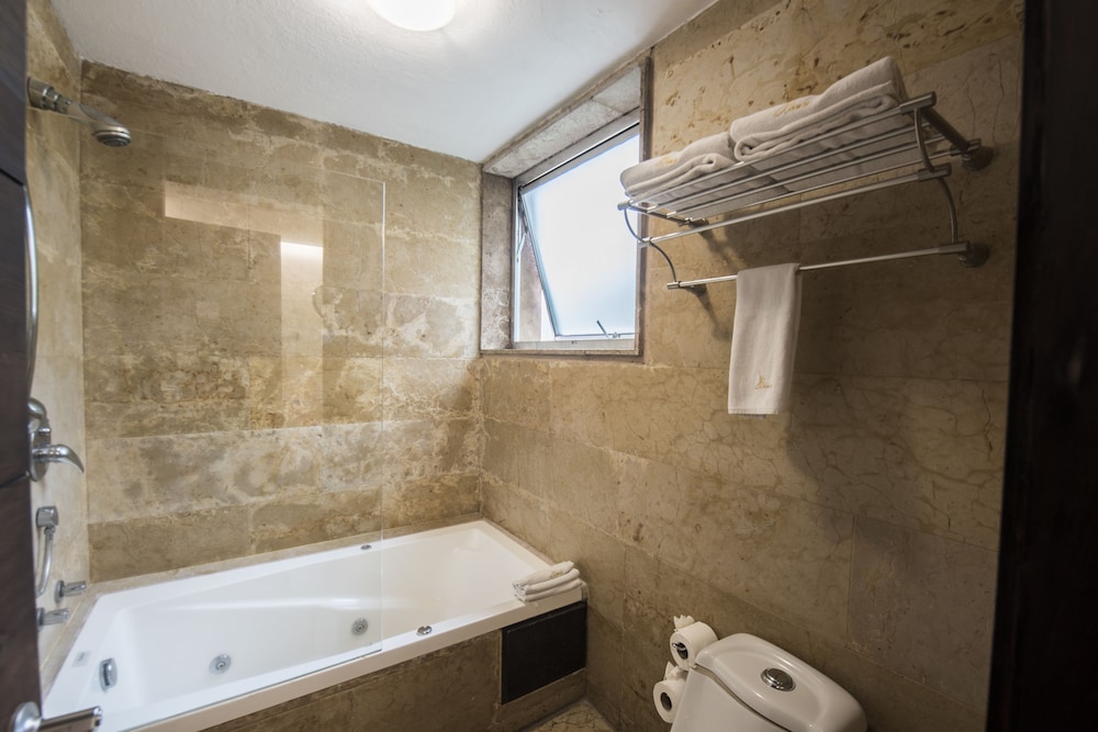 Colombe Hotel Boutique 46/76