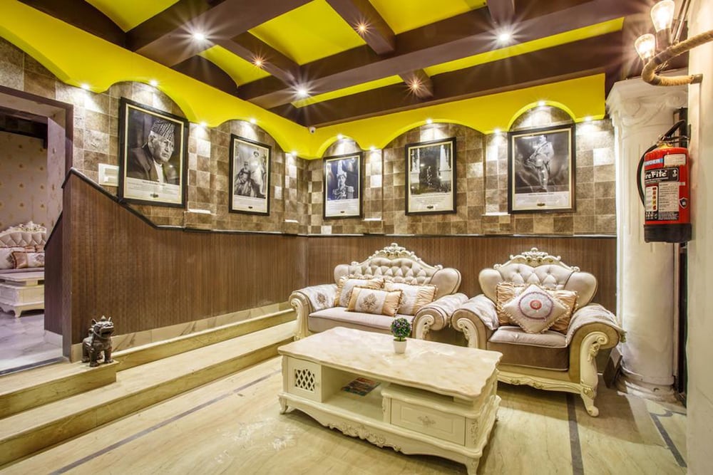 Royal Empire Boutique Hotel 28/47