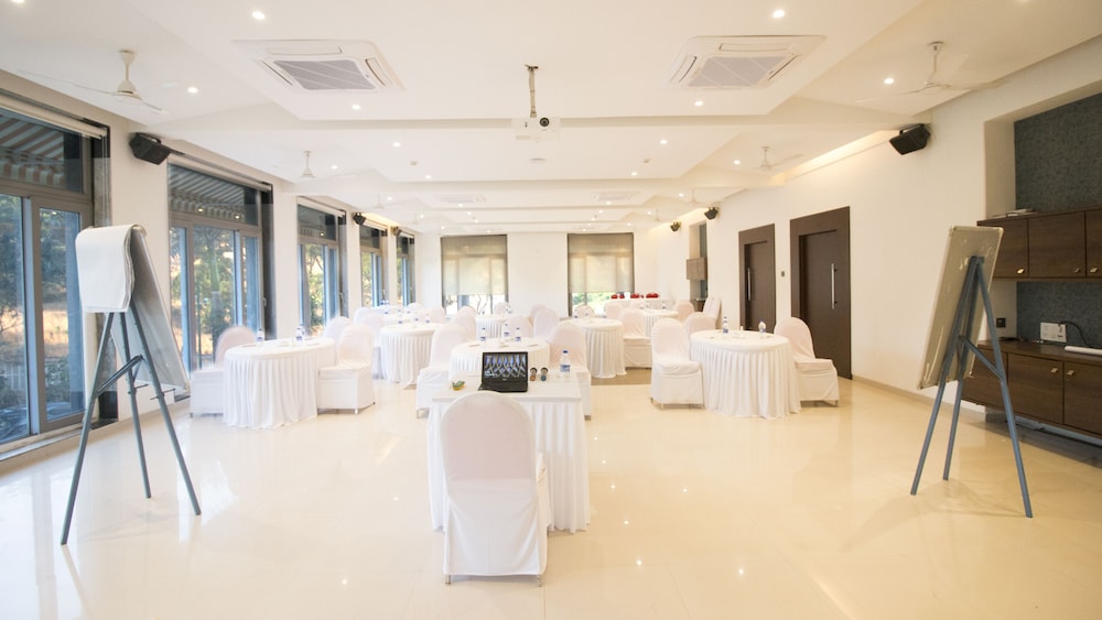 7 Apple Resorts 32/56