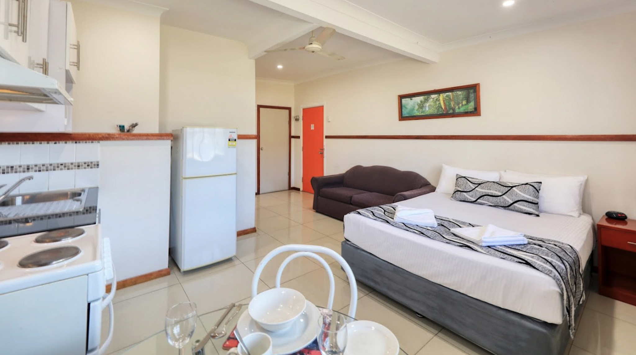 Across Country Motel And Serviced Apartments 5/35