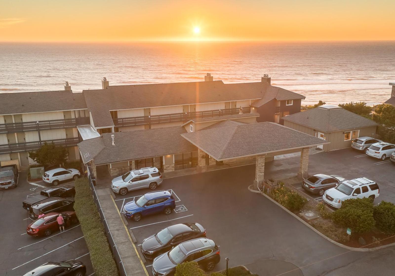 Surfland Hotel 36/44