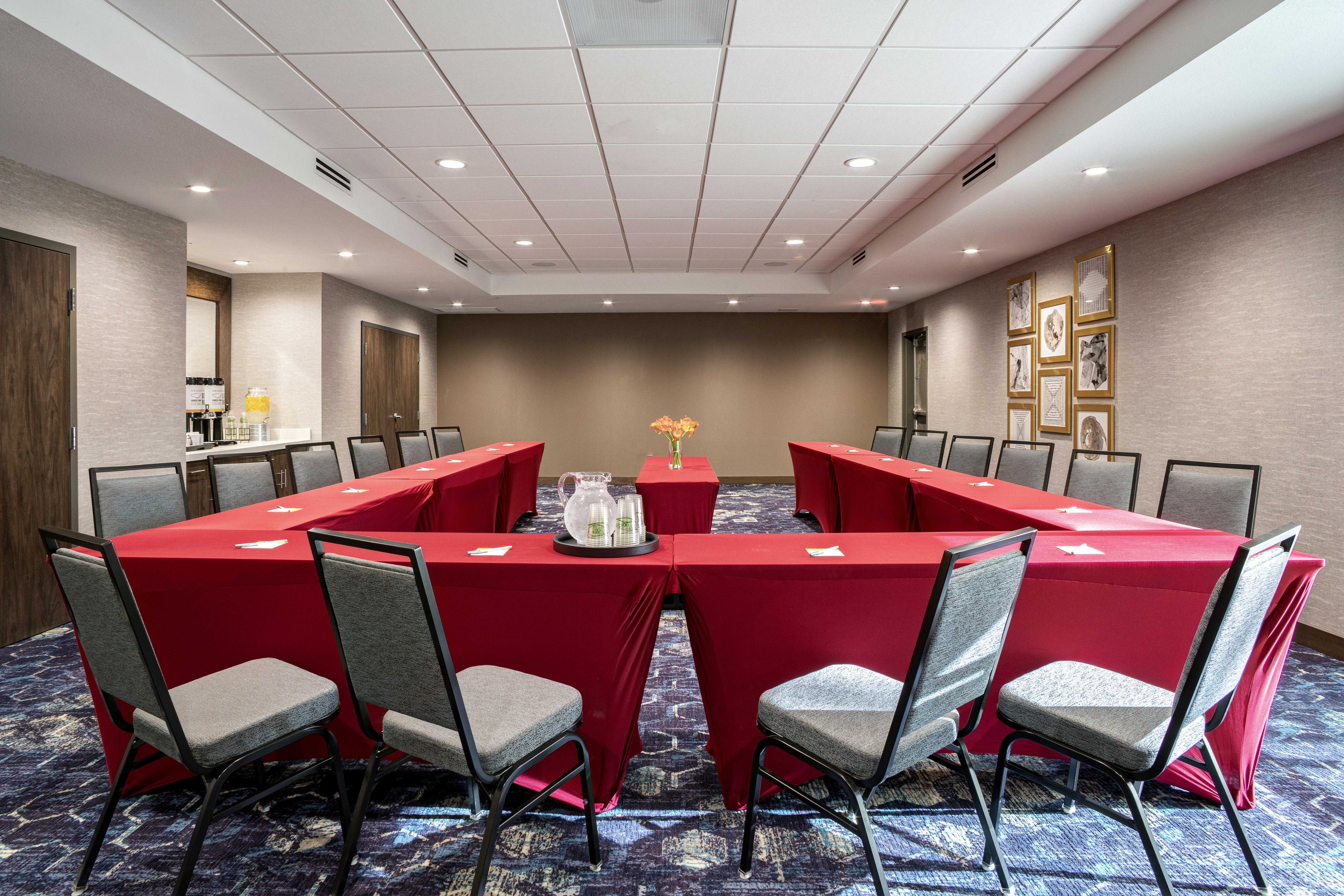 Hampton Inn and Suites Indio, CA 41/43