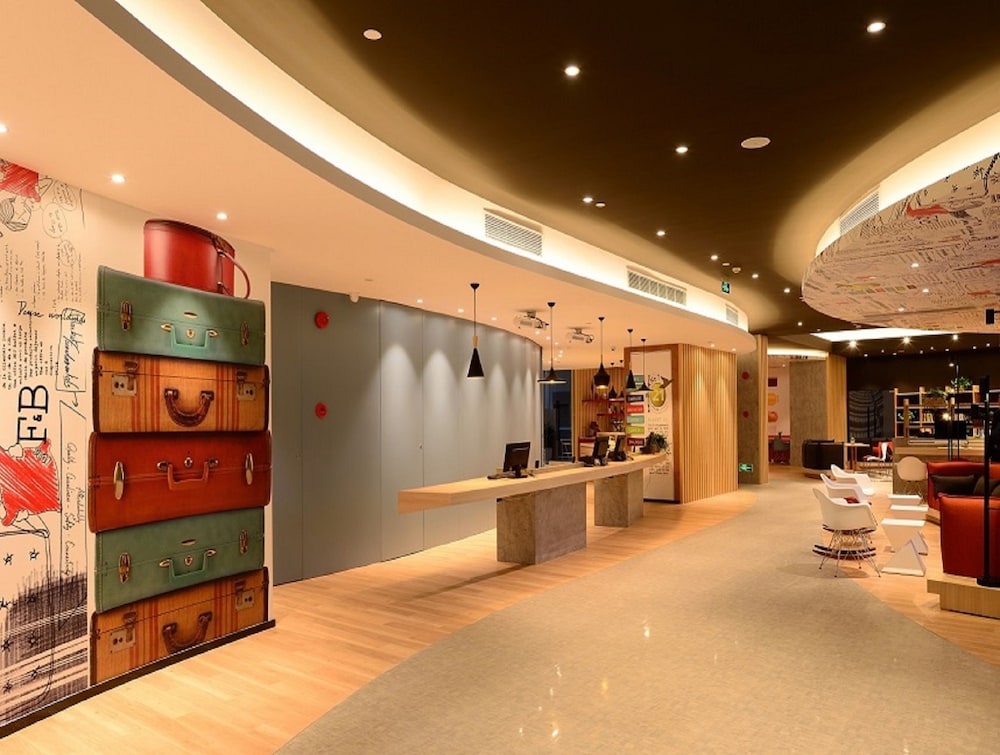 IBIS Shanghai New Hongqiao Hotel 6/68