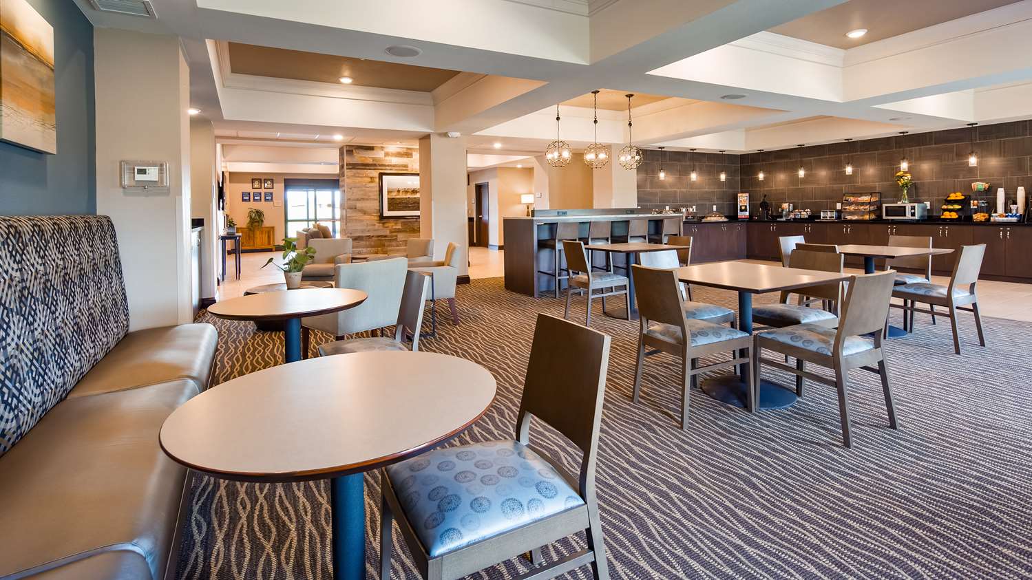 Best Western Plus Overland Inn 10/15