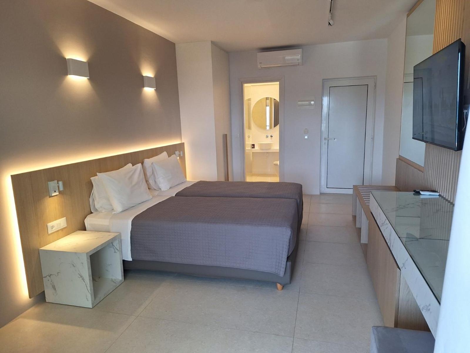 Superior, Double or Twin Bed, Top Floor
