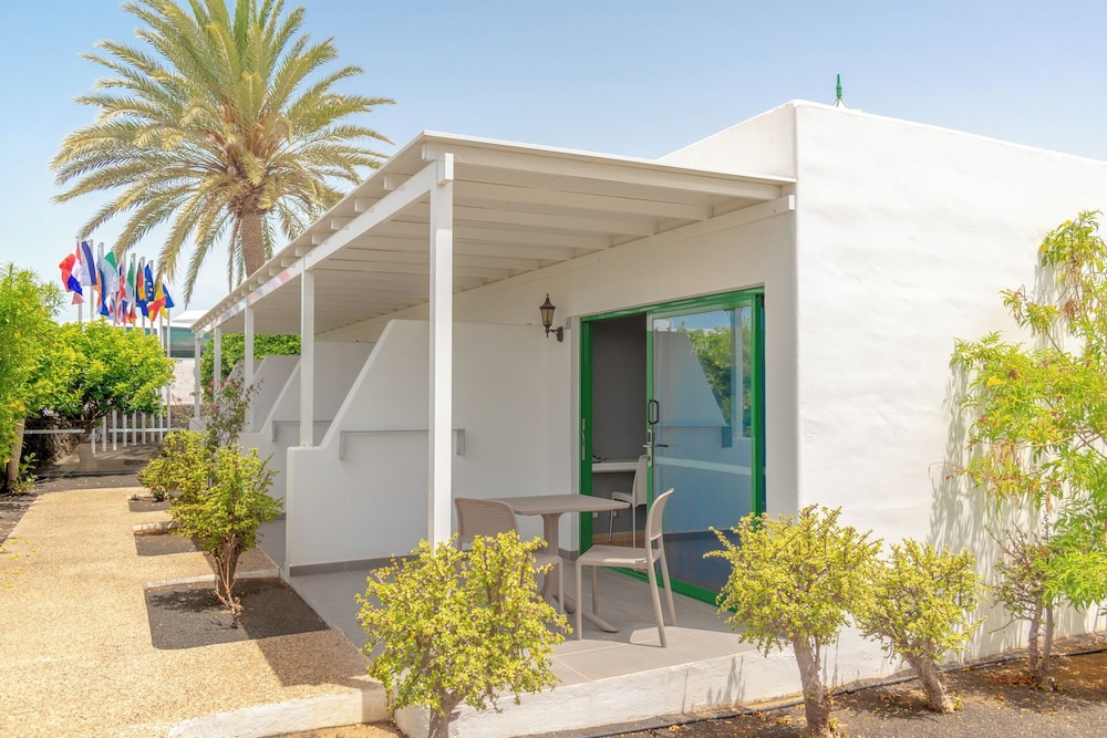 Hyde Park Lane Bungalows in PLAYA DE LOS POCILLOS