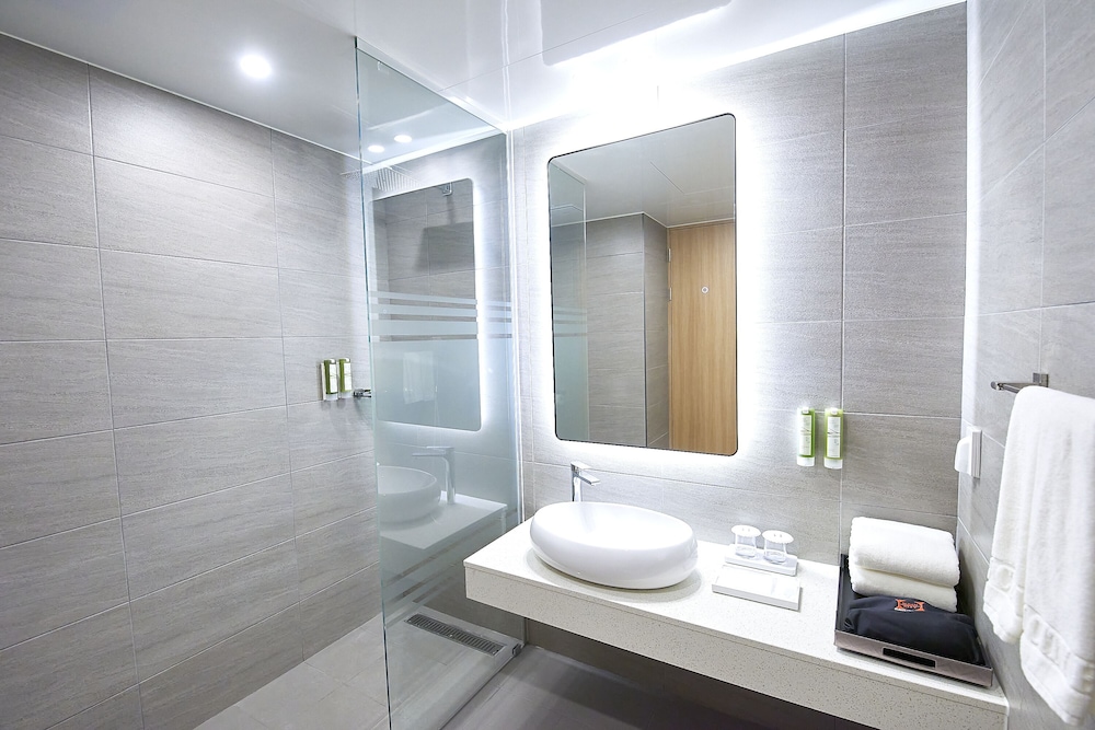 Busan City Hotel 40/50