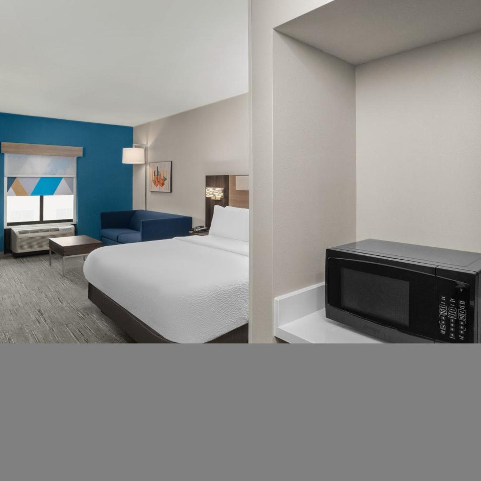 Suite, King Bed, Bath and Shower