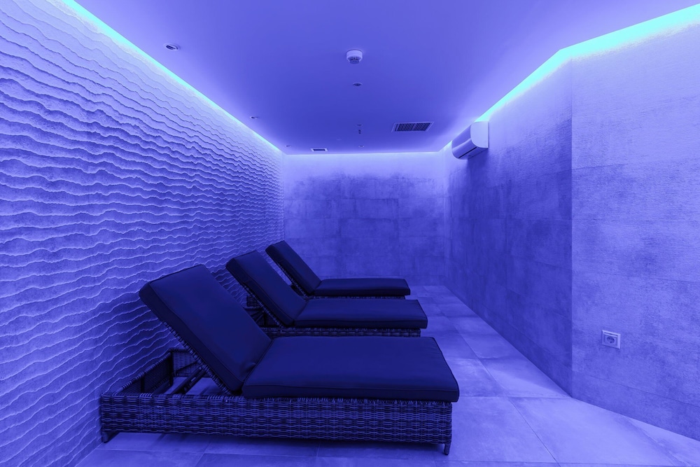 Aegean Pearl 44/70