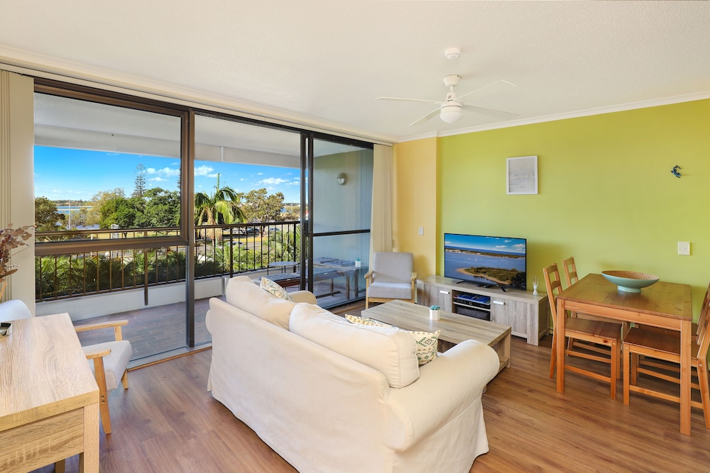 Palmerston Tower Holiday Apartments 5/36