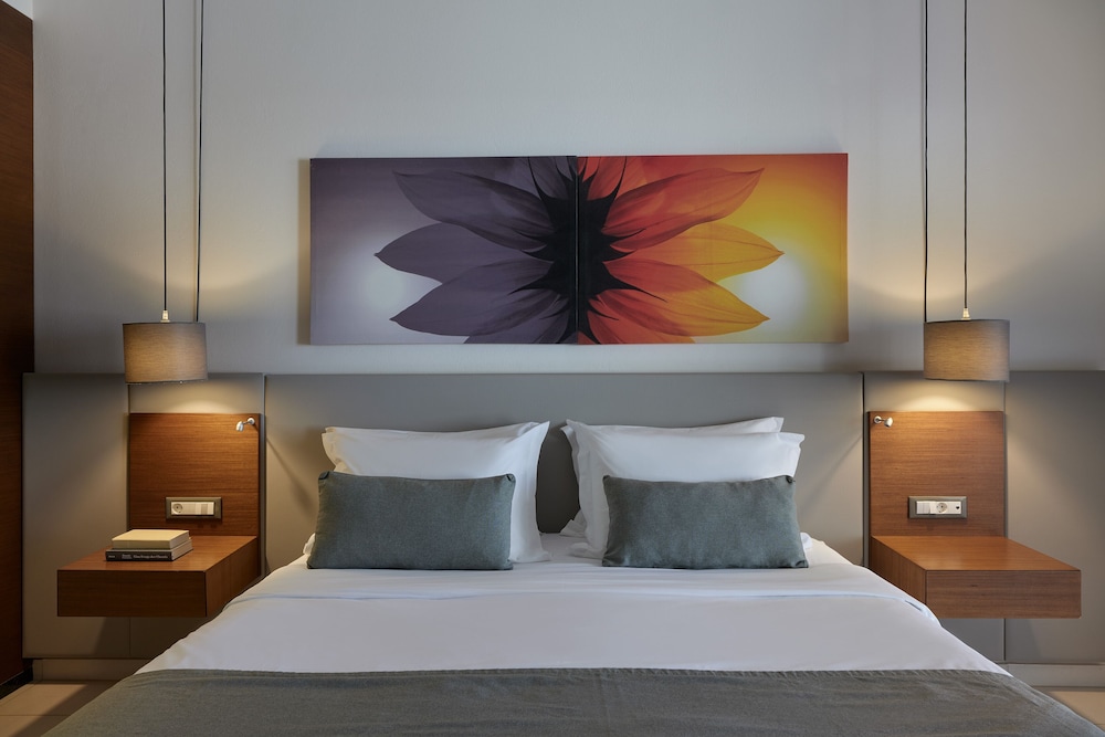 Swim Out, Lagoon, Superior, 3 Beds، APHI KALLI Resort 6/10