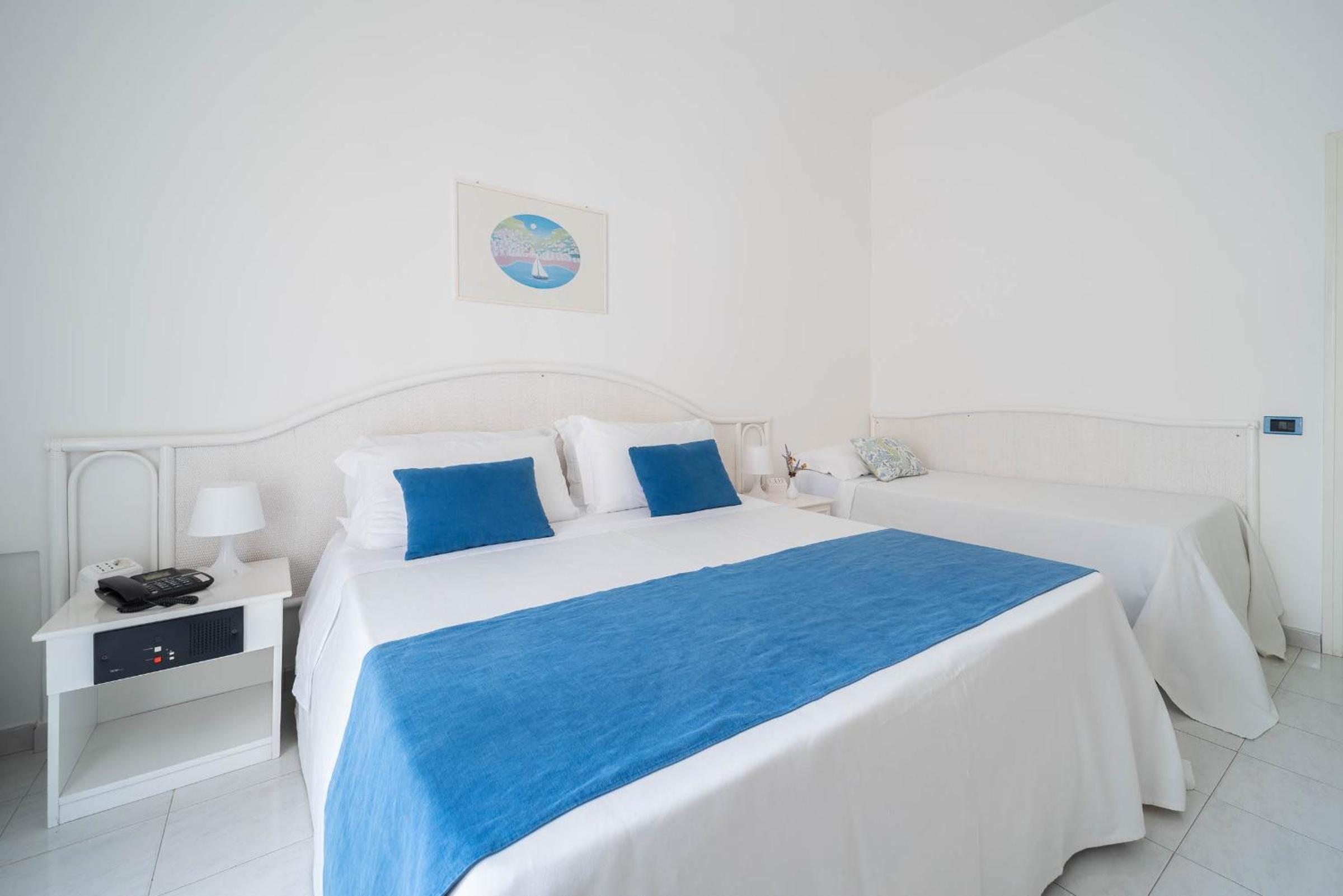Comfort, Triple, Lateral Side Sea View, Balcony