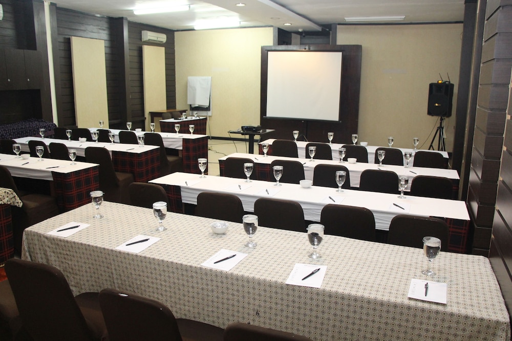 Swiss Belhotel Borneo Samarinda 58/68