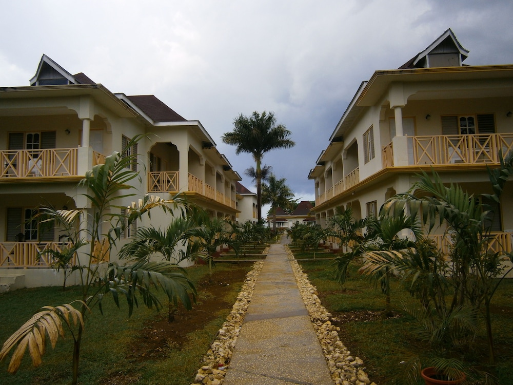 Coral Seas Beach Resort 12/58