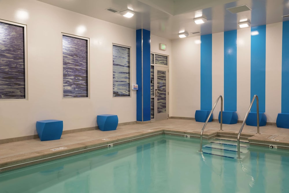 Homewood Suites by Hilton Grand Rapids Downtown 25/56