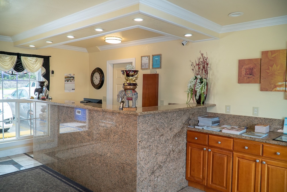 Sea Breeze Inn 4/64