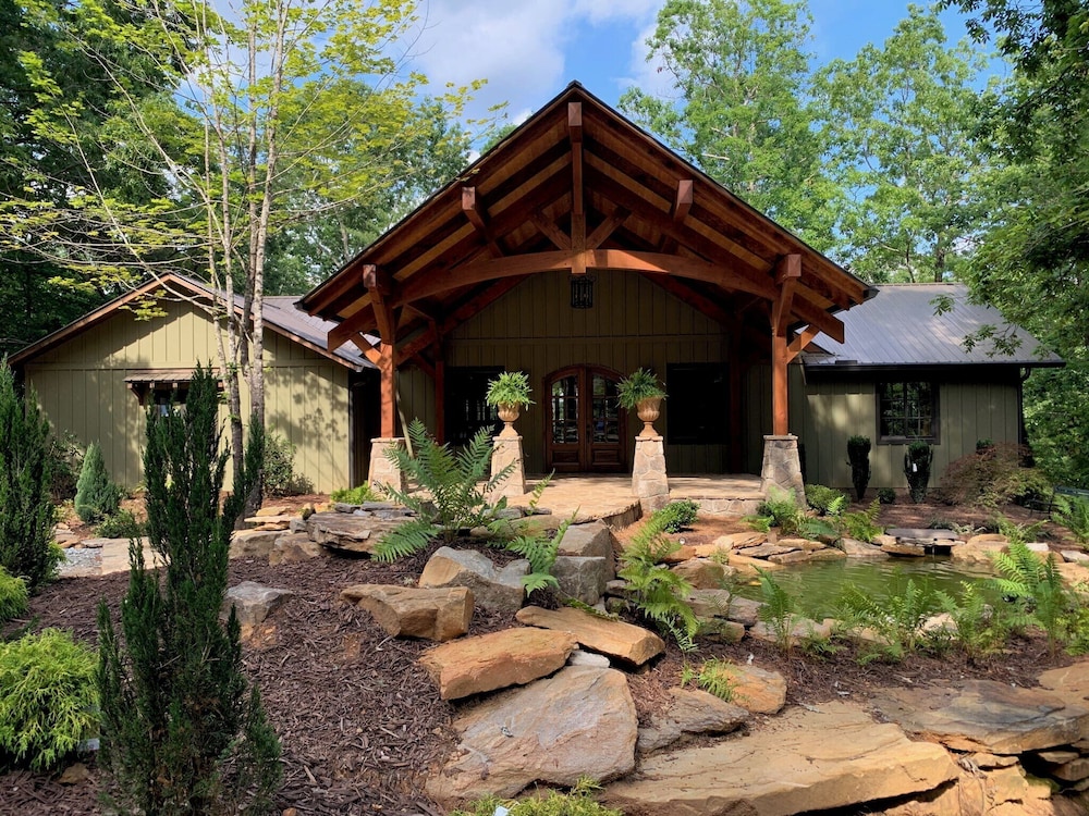 Lake Rabun Hotel Restaurant 43/50