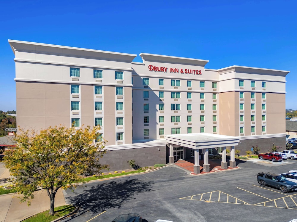 Drury Inn and Suites St Louis Arnold 1/46