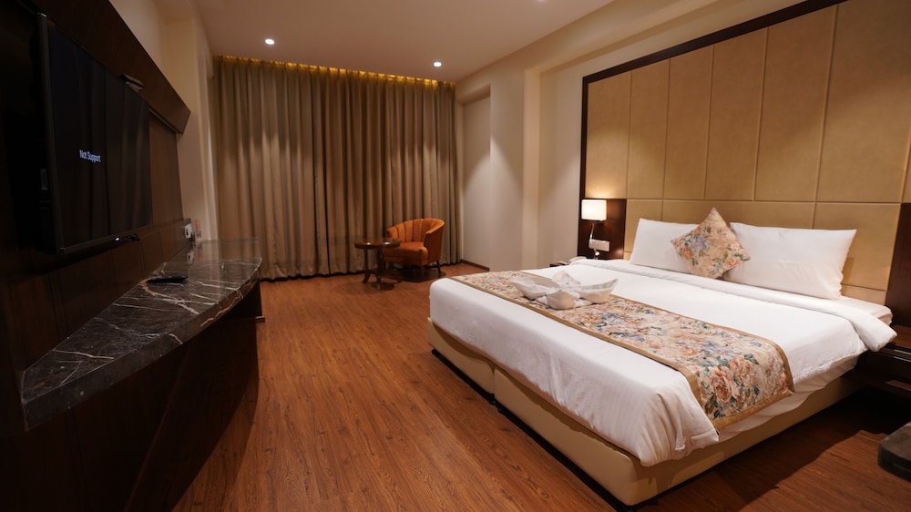 Pride Hotel Bhopal 17/49