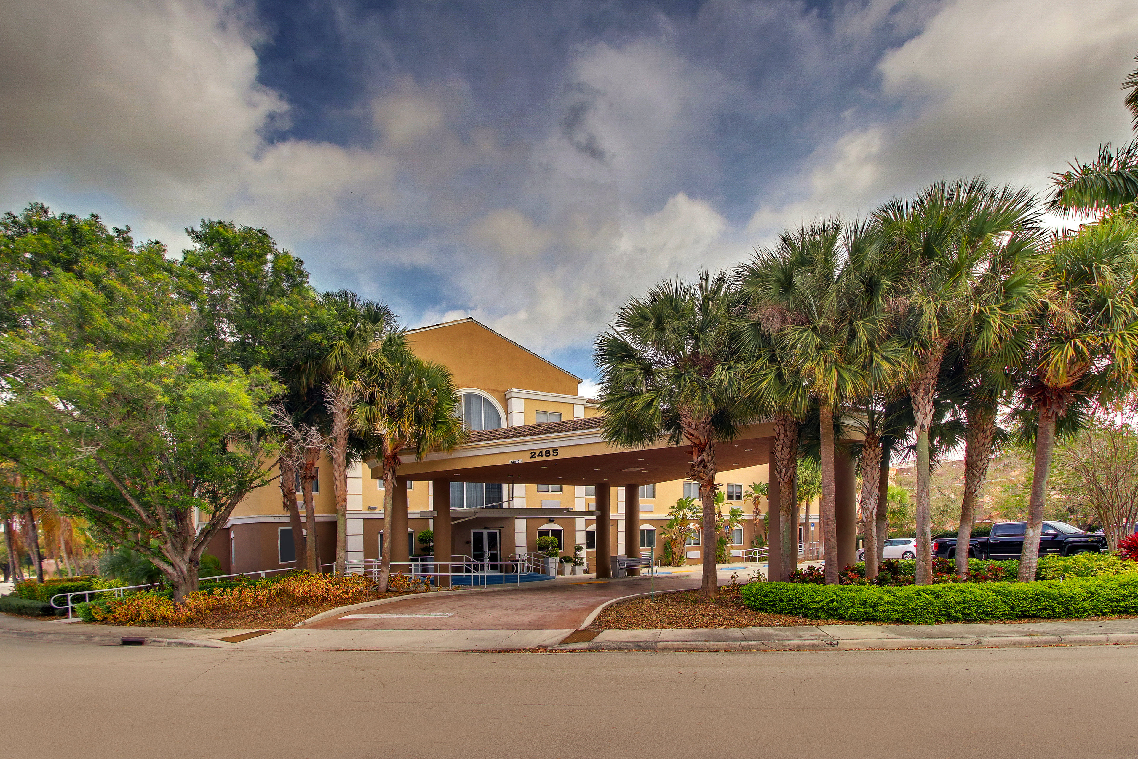 Holiday Inn Express West Palm Beach Metrocentre 4/74