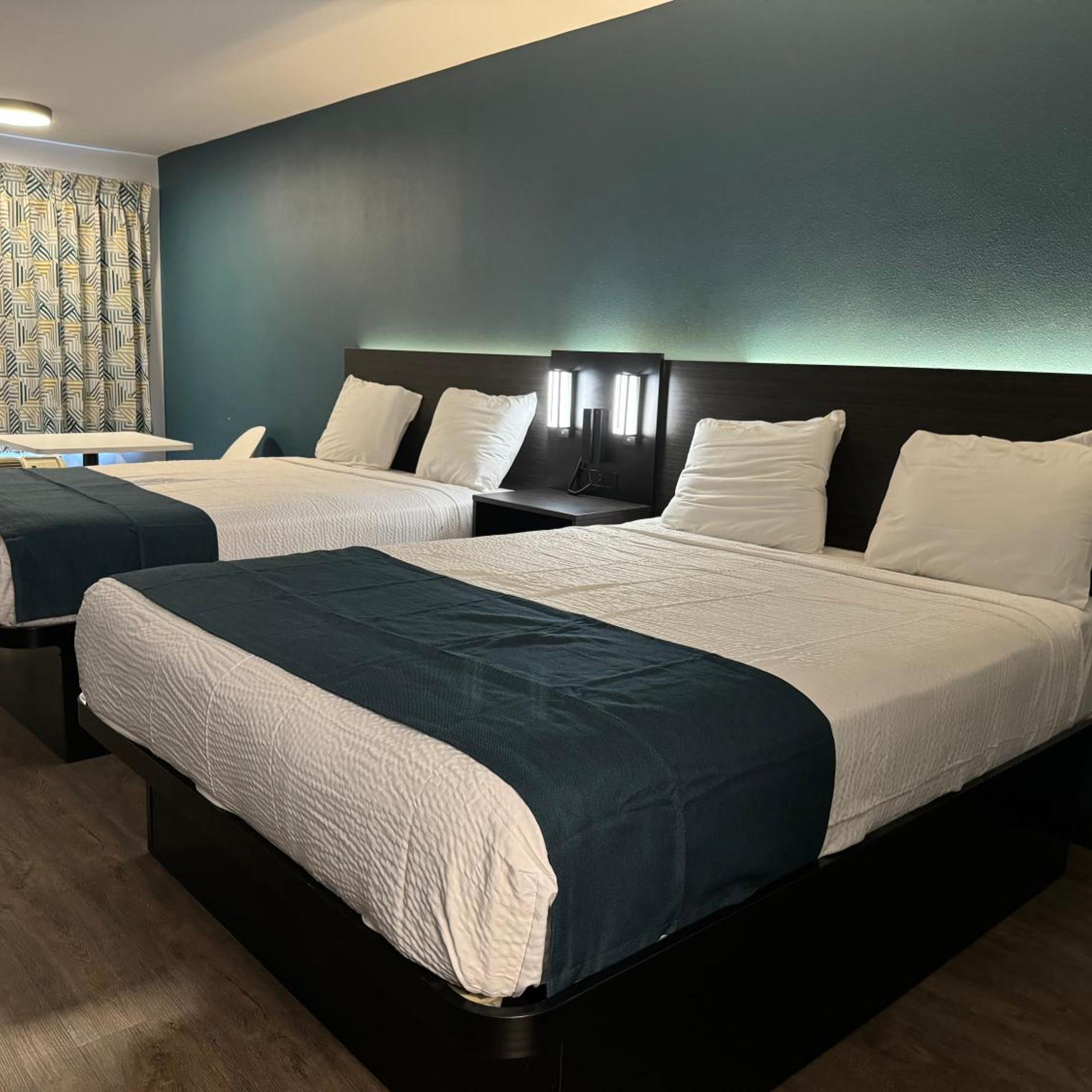 Studio6 Suites Gardena, CA 14/33