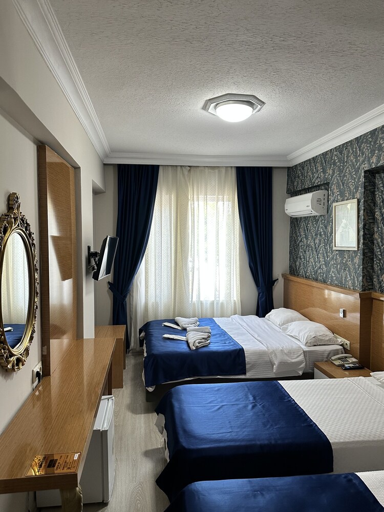 Serenity Suit Hotel 7/50