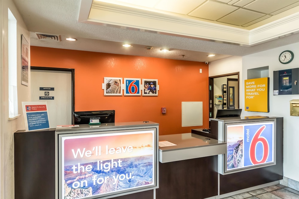 Motel6 San Antonio, TX - South 9/58