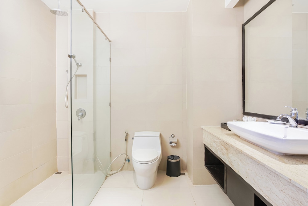 Grand, Suite, Twin Beds, Partial View, Terrace