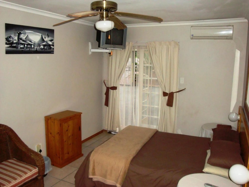 Flintstones Guest House Fourways 31/50