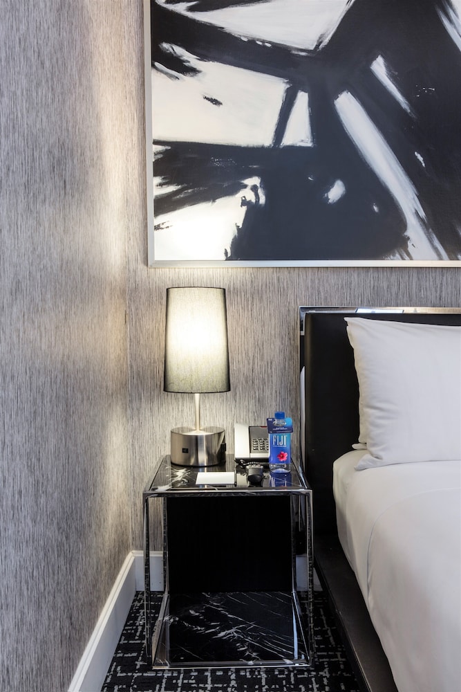 The Square Hotel 27/50