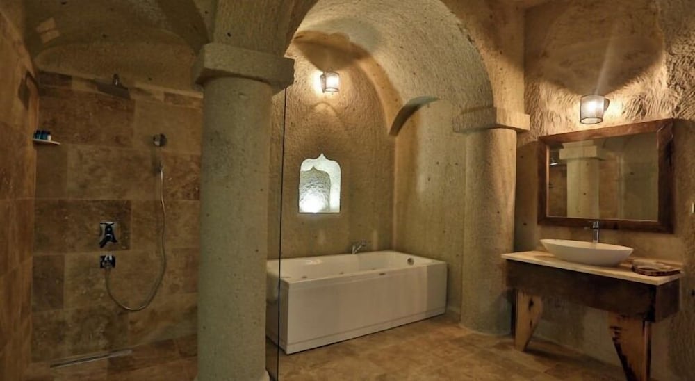 Mahzen Cave Hotel 48/55