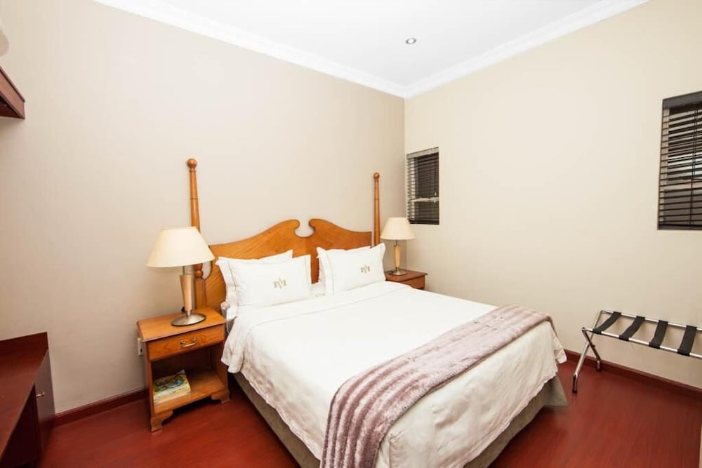 Vetho 2 Apartments OR Tambo Airport 16/31