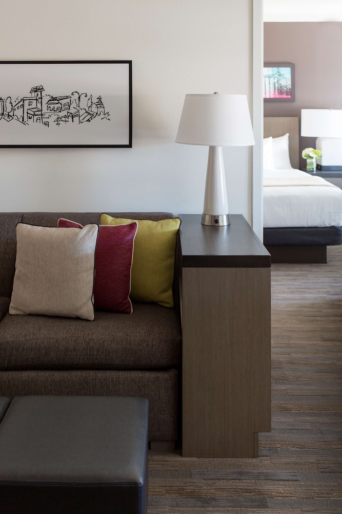 Hyatt House Charleston/Historic District 34/57