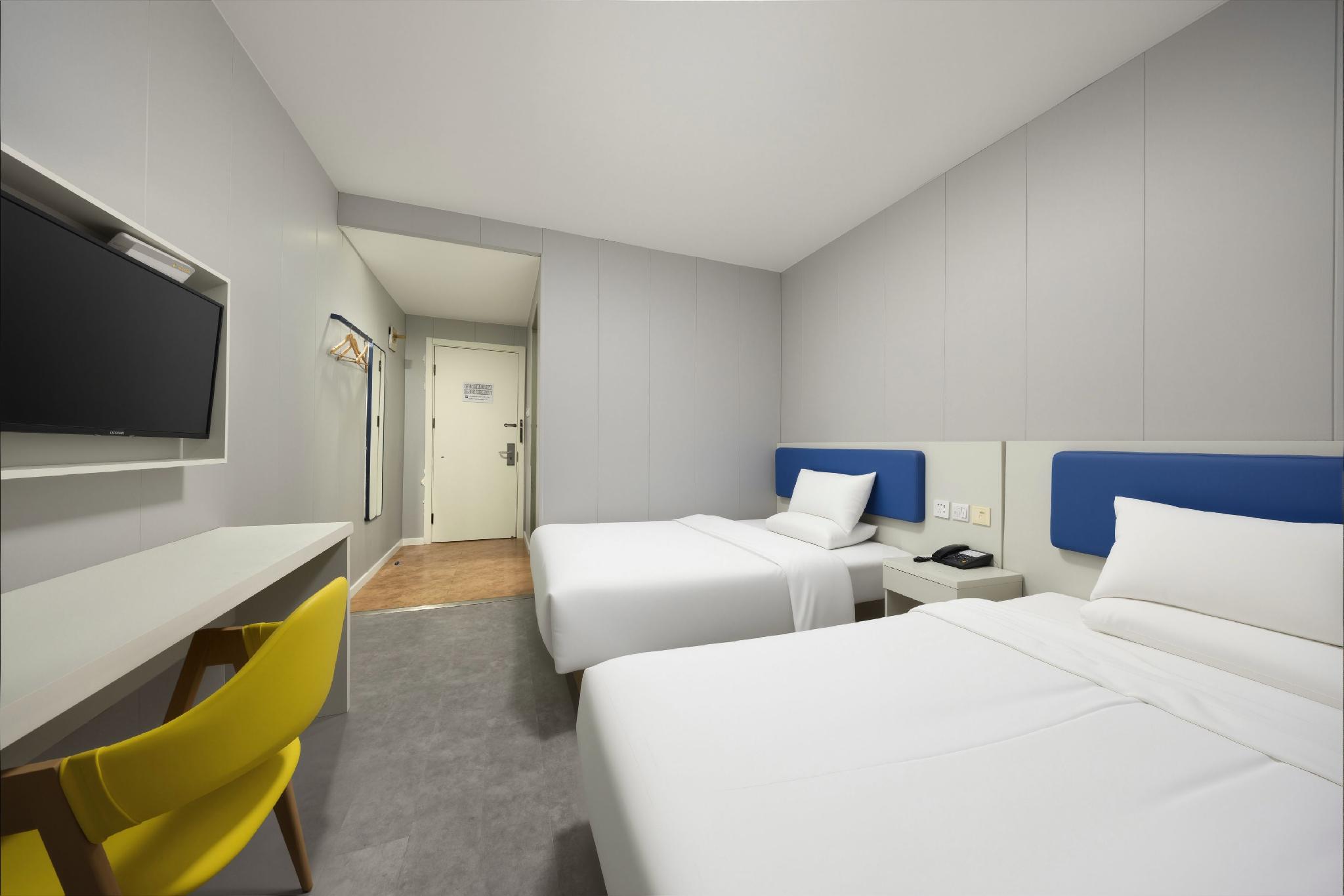 Standard, Twin Beds
