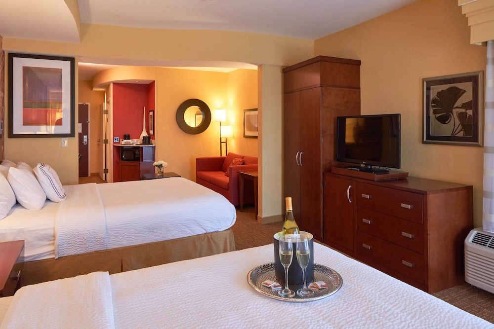 Courtyard by Marriott Evansville East 14/57