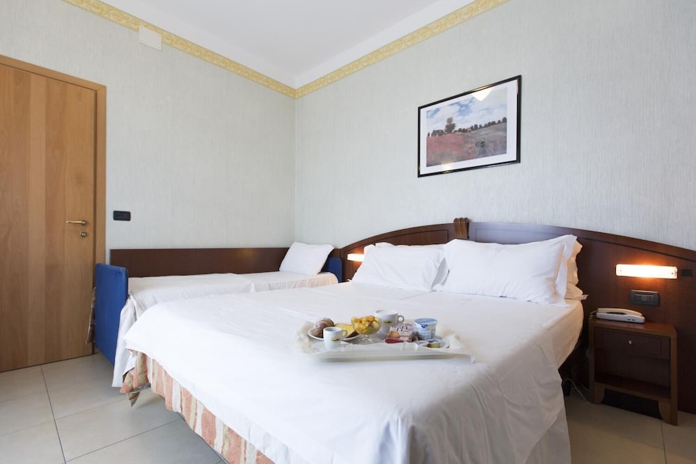 ROOM, QUADRUPLE, SEA VIEW
